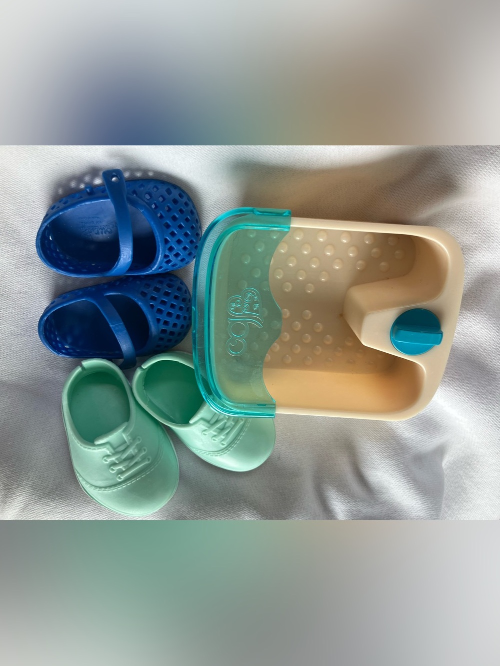 Our Generation Doll Foot Spa, Mint Tennis Shoes, Blue Sandals (
